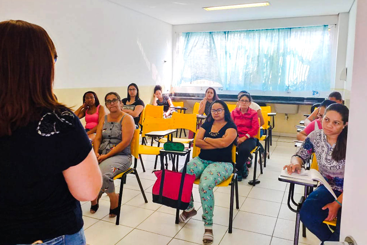Somando esforços à campanha Setembro Amarelo, a equipe psicossocial realizou uma ação conscientização no CCPL Parque dos Camargos 