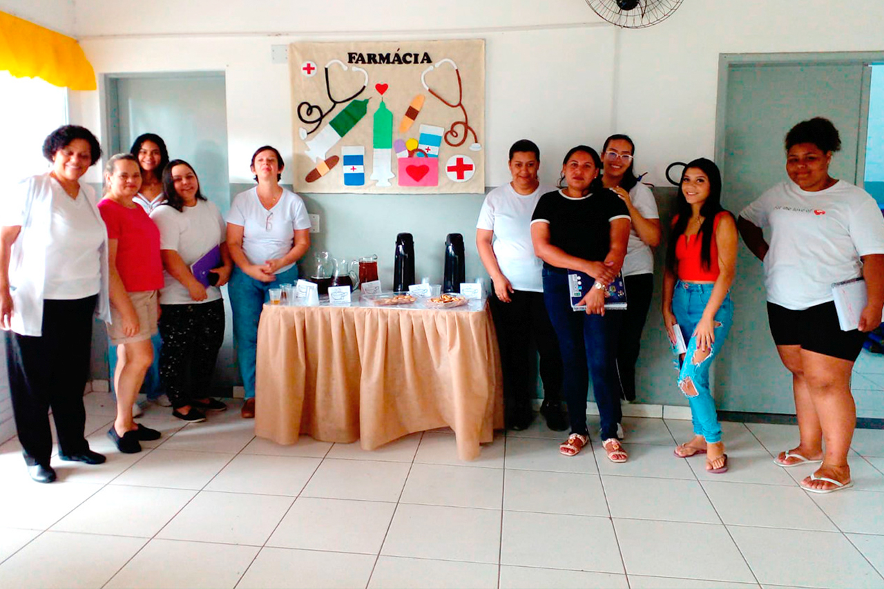 Alunas do curso de Atendente de Farmácias e Drogarias do CCPL Jaraguá Mirim realizaram uma apresentação sobre os benefícios do chás para a saúde