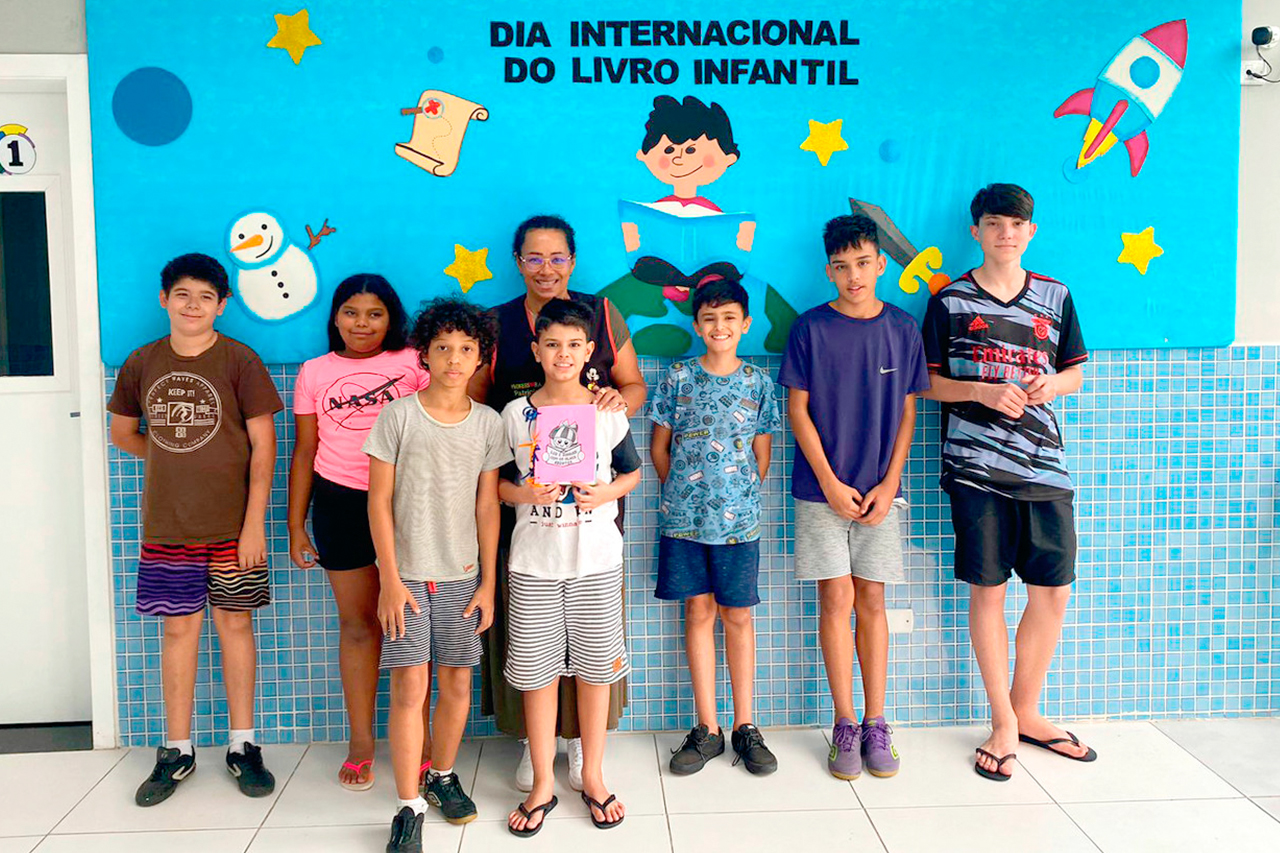 Alunos do curso de Aprimoramento Educacional do CCPL Gabriela de Freitas participaram de workshop em comemora ao Dia Nacional do Livro Infantil