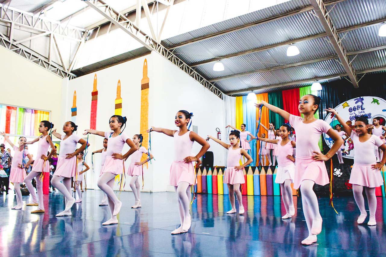 Aulas de Ballet dos Centros de Capacitação Profissional e Lazer de Barueri promovem diversão e bem-estar aos alunos