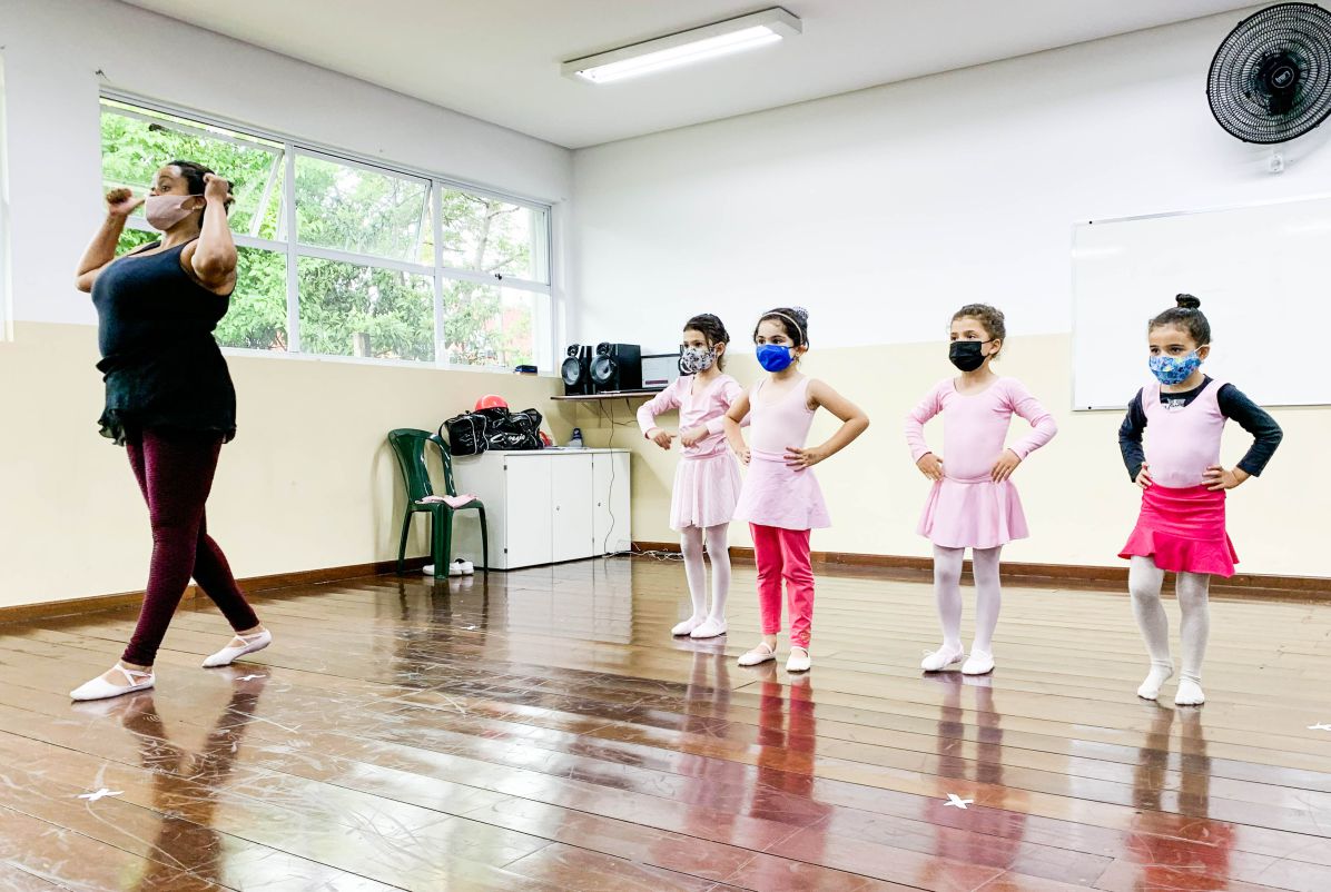 Aulas de Ballet são sucesso entre os cursos de dança oferecidos nos CCPLs de Barueri