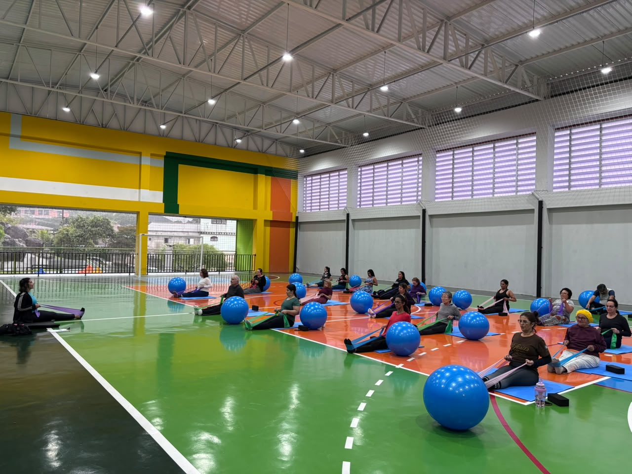 Aulas de Pilates promovem saúde e qualidade de vida no CCPL Jorge Luiz Bertolino Rosa, localizado próximo ao Centro de Barueri