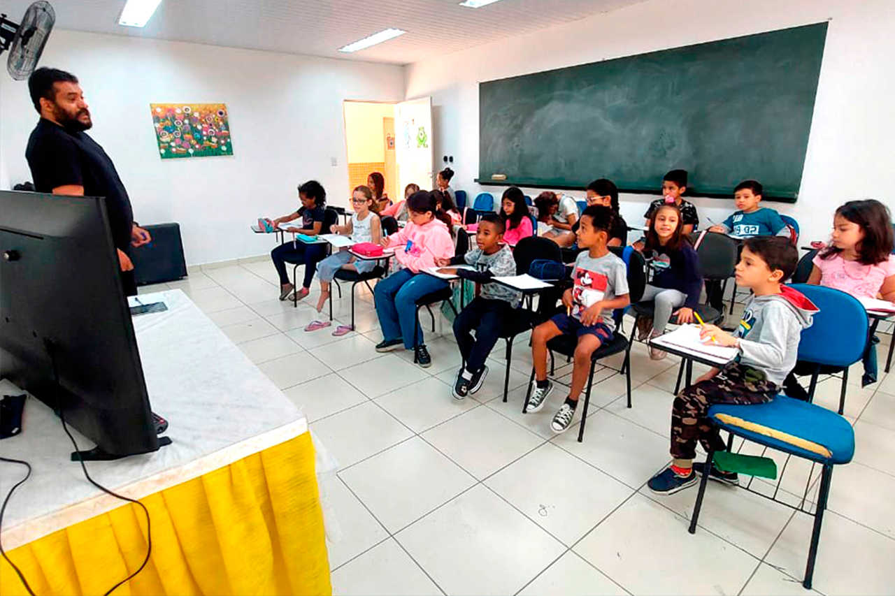 CCPL Abade Gonzaga dos Santos oferece curso de inglês para crianças totalmente gratuito