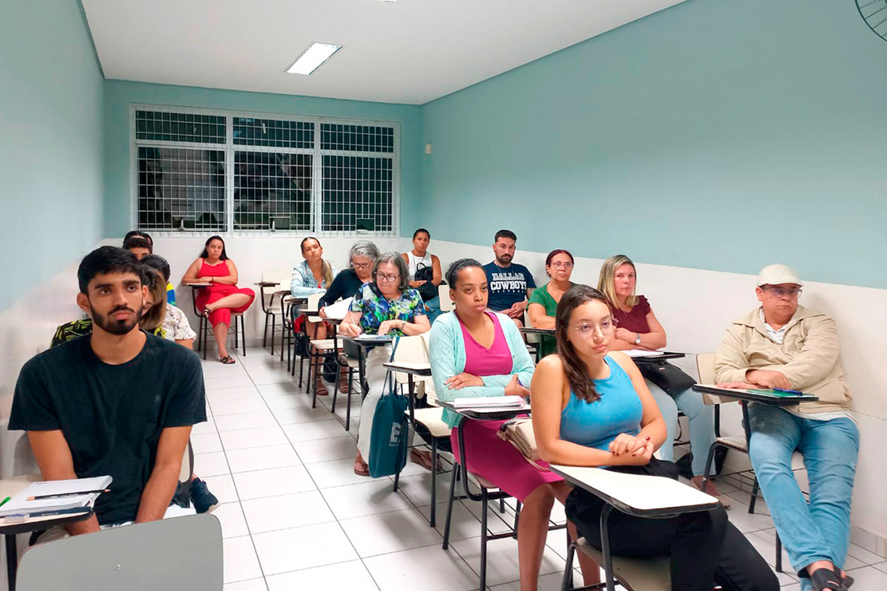 CCPL Ésio Augusto de Souza oferece aulas de inglês totalmente gratuitas para os munícipes de todas as idades