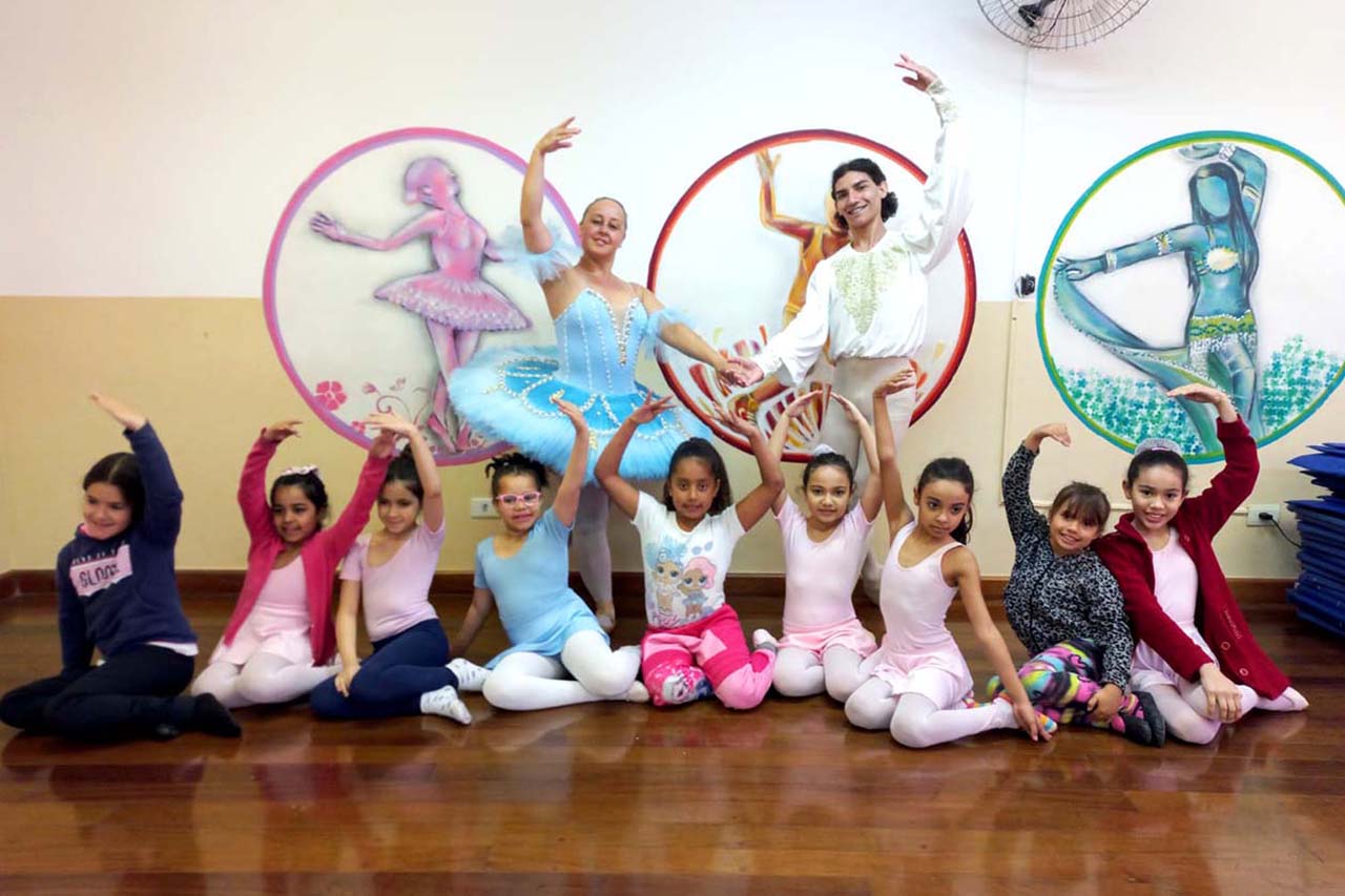 CCPL Ésio Augusto de Souza promoveu uma apresentação especial para as turmas de ballet em comemoração ao ‘Dia da Bailarina’