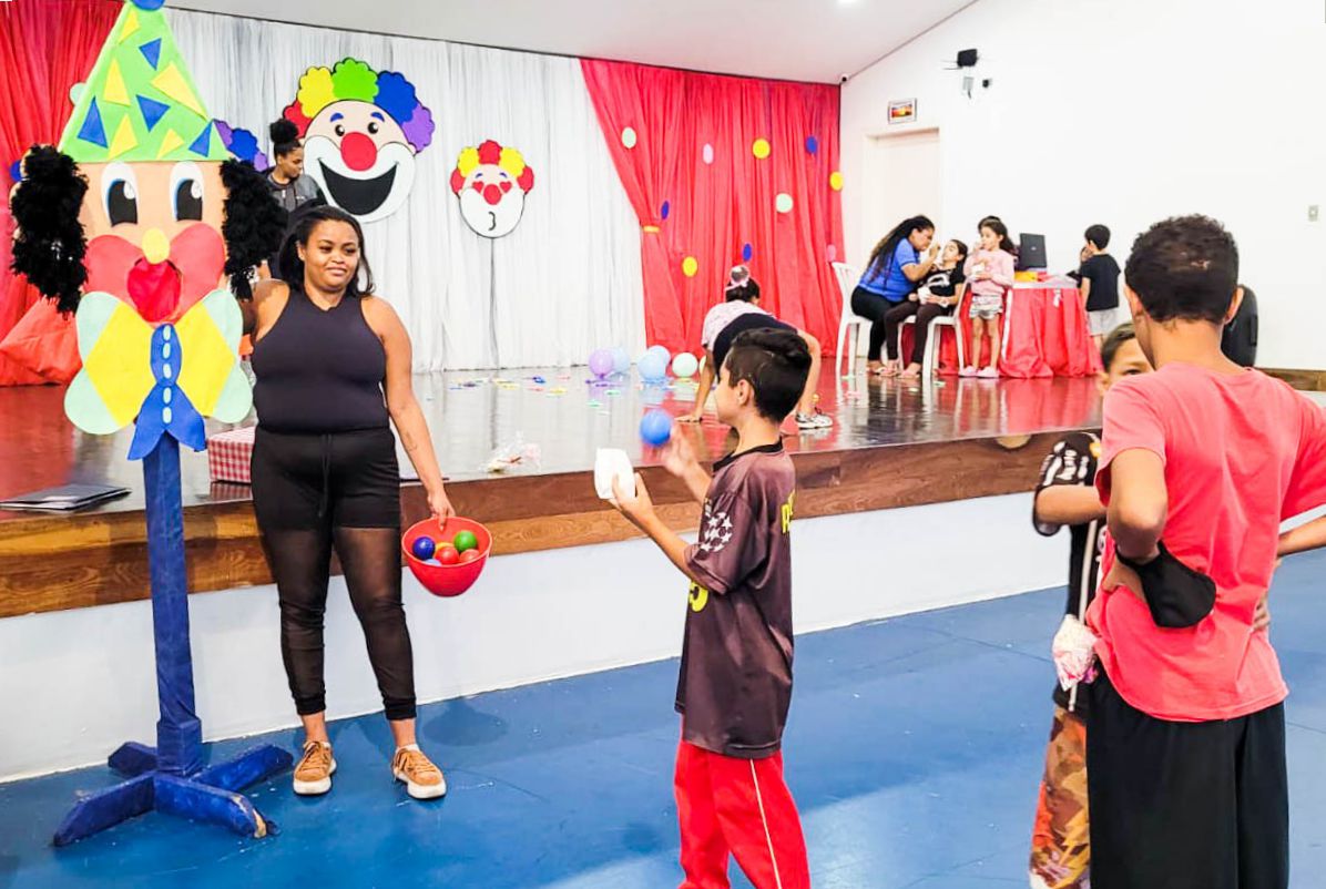 CCPL do Jardim Paraíso realizou gincanas e brincadeiras em homenagem ao ‘Dia do Circo’
