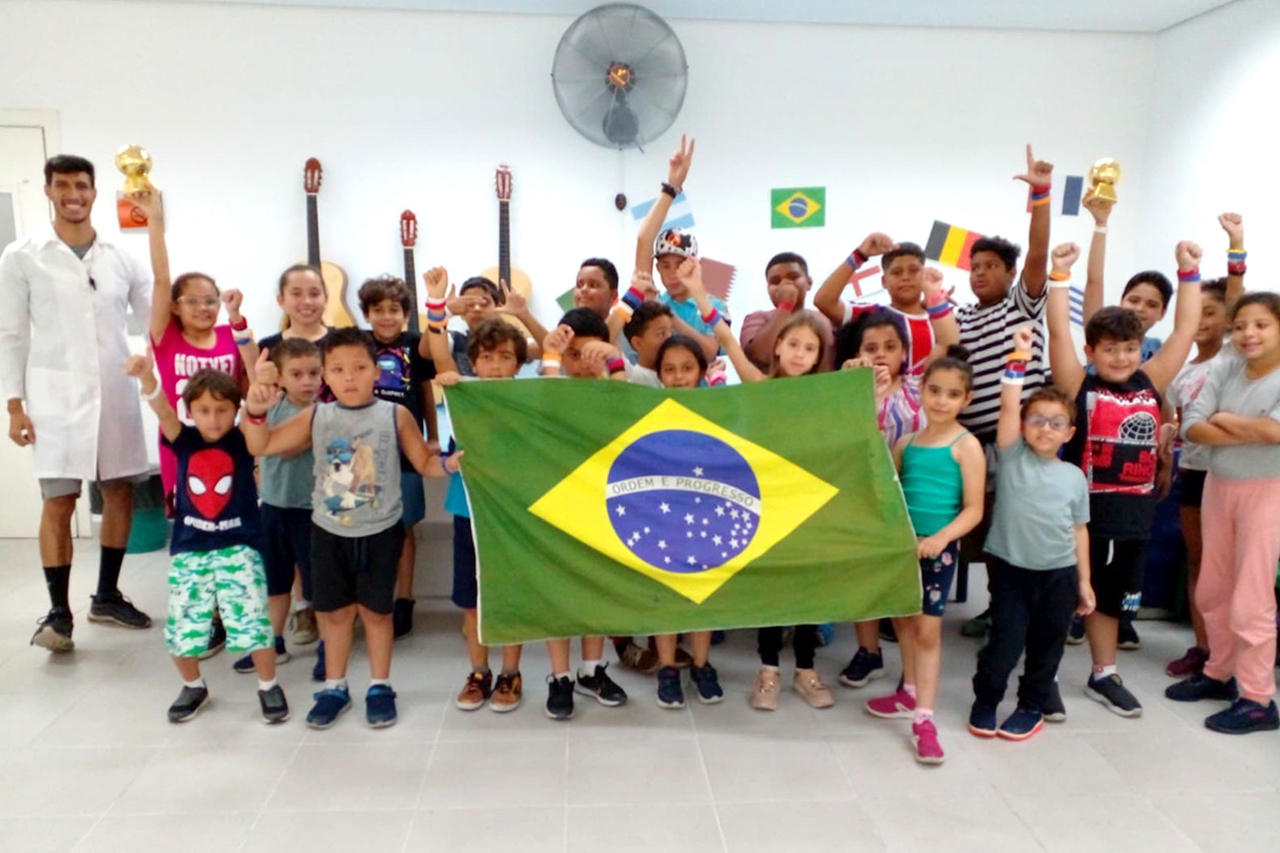 Centro de Capacitação Profissional e Lazer – Gabriela de Freitas promoveu atividades diferenciadas em comemoração à Copa do Mundo