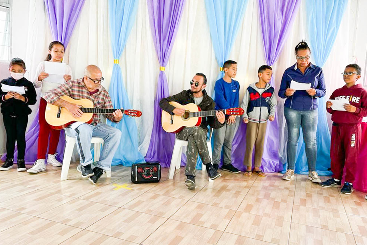 Centros de Capacitação Profissional e Lazer de Barueri oferecem curso de canto e coral para o desenvolvimento vocal dos alunos