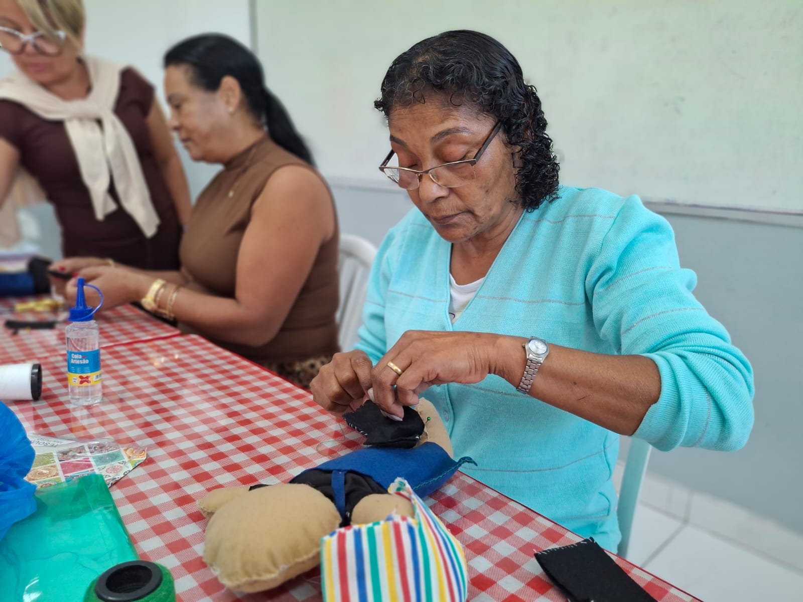 Curso gratuito de Artesanato dos CCPLs de Barueri transforma criatividade em oportunidade de renda
