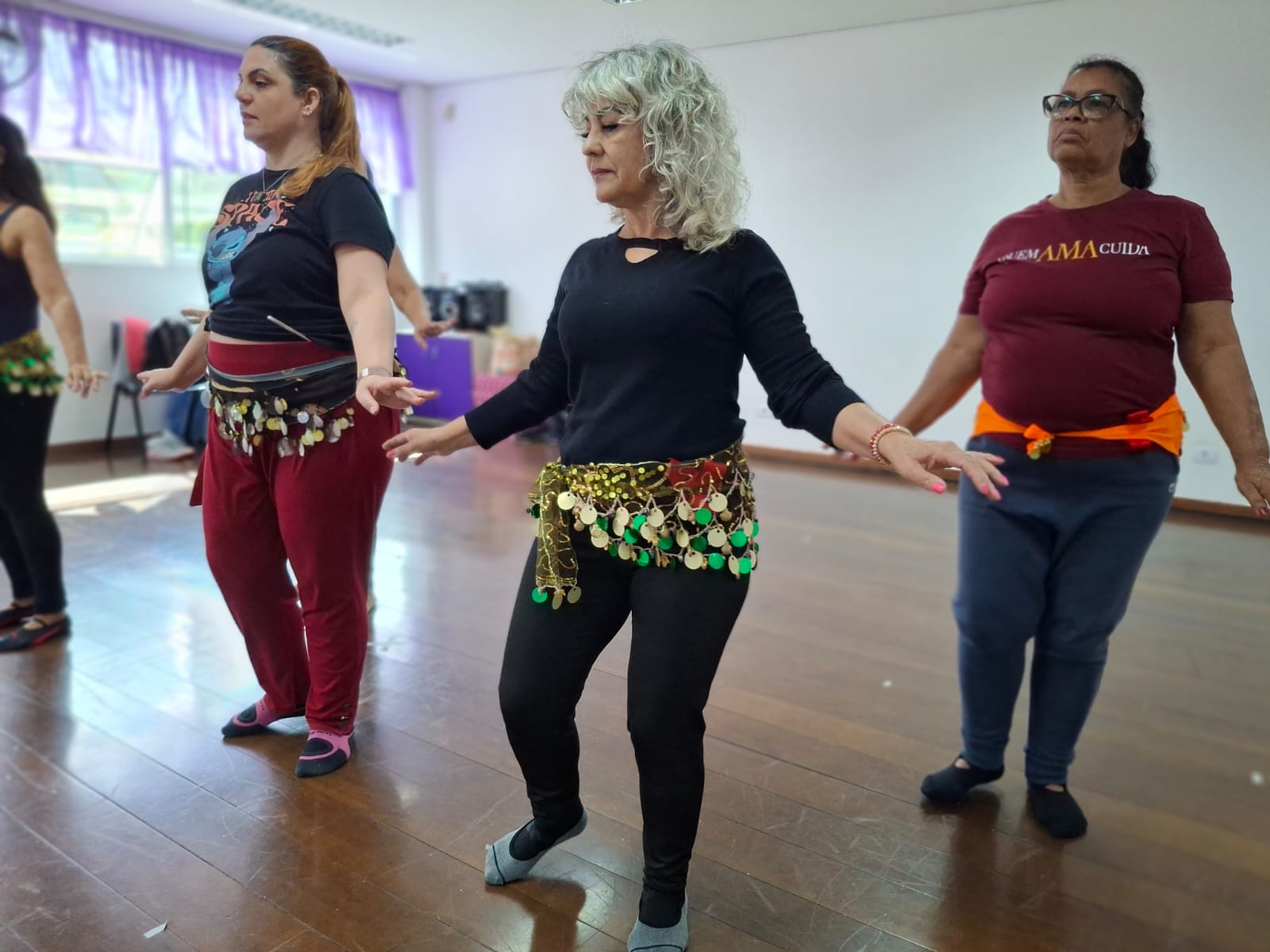 Curso gratuito de Dança do Ventre desenvolve técnicas e expressão corporal no CCPL Gabriela de Freitas 