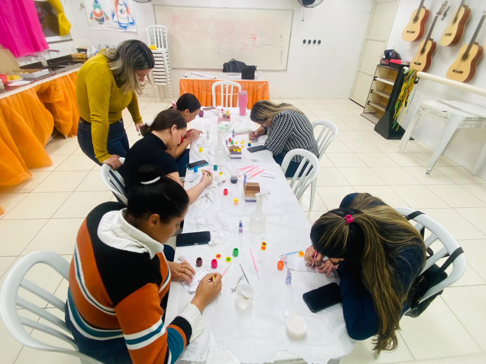 Curso gratuito de Manicure e Pedicure capacita novas profissionais nos CCPLs de Barueri