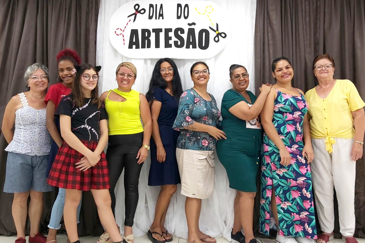 Dia do Artesão: Alunas do curso de artesanato expuseram suas peças no Centro de Capacitação Profissional e Lazer -  CCPL Abade Gonzaga dos Santos
