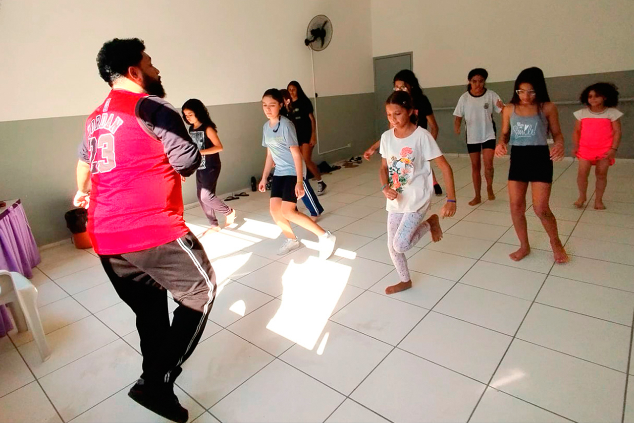 O curso de Street Dance do CCPL Jaraguá Mirim é uma ótima opção para quem quer aprender passos de dança cheios de estilo