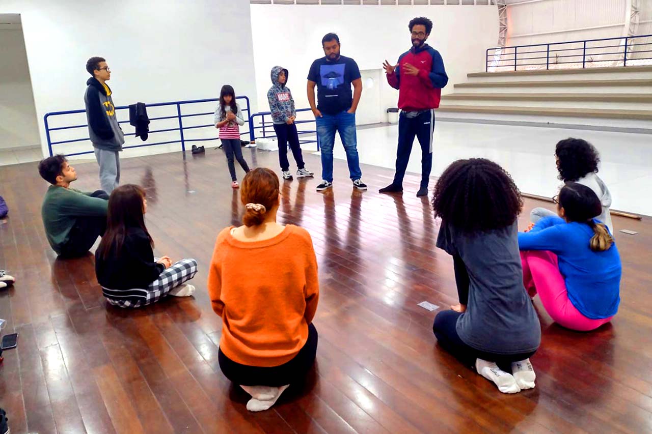Workshop de Artes Cênicas: Alunos do CCPL Ésio Augusto de Souza aprenderam técnicas de improviso teatral