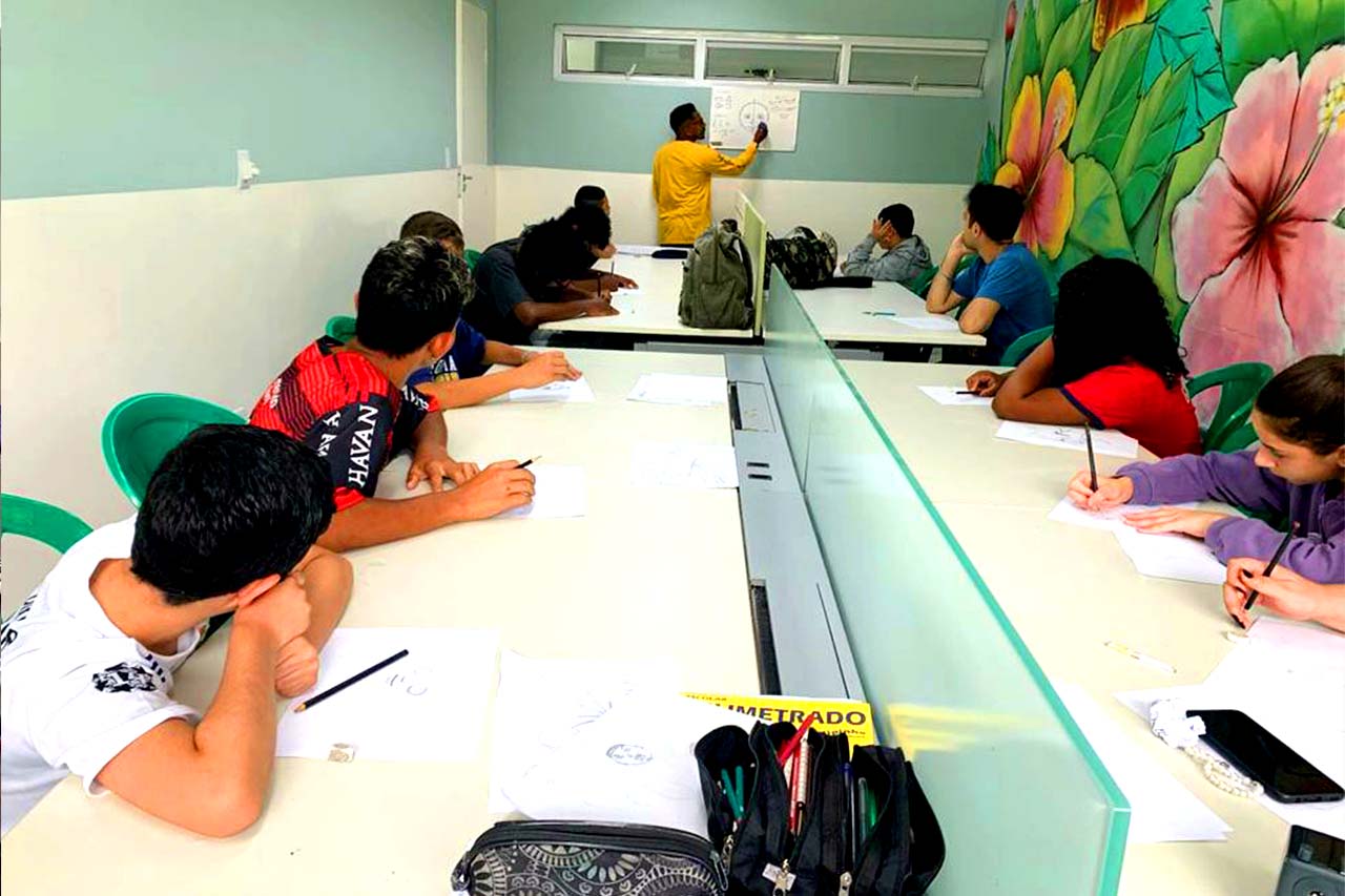 Workshop de Grafite: Desenvolvendo personagens Cartoon, os participantes da atividade aprenderam esta técnica de desenho no CCPL Ésio Augusto de Souza