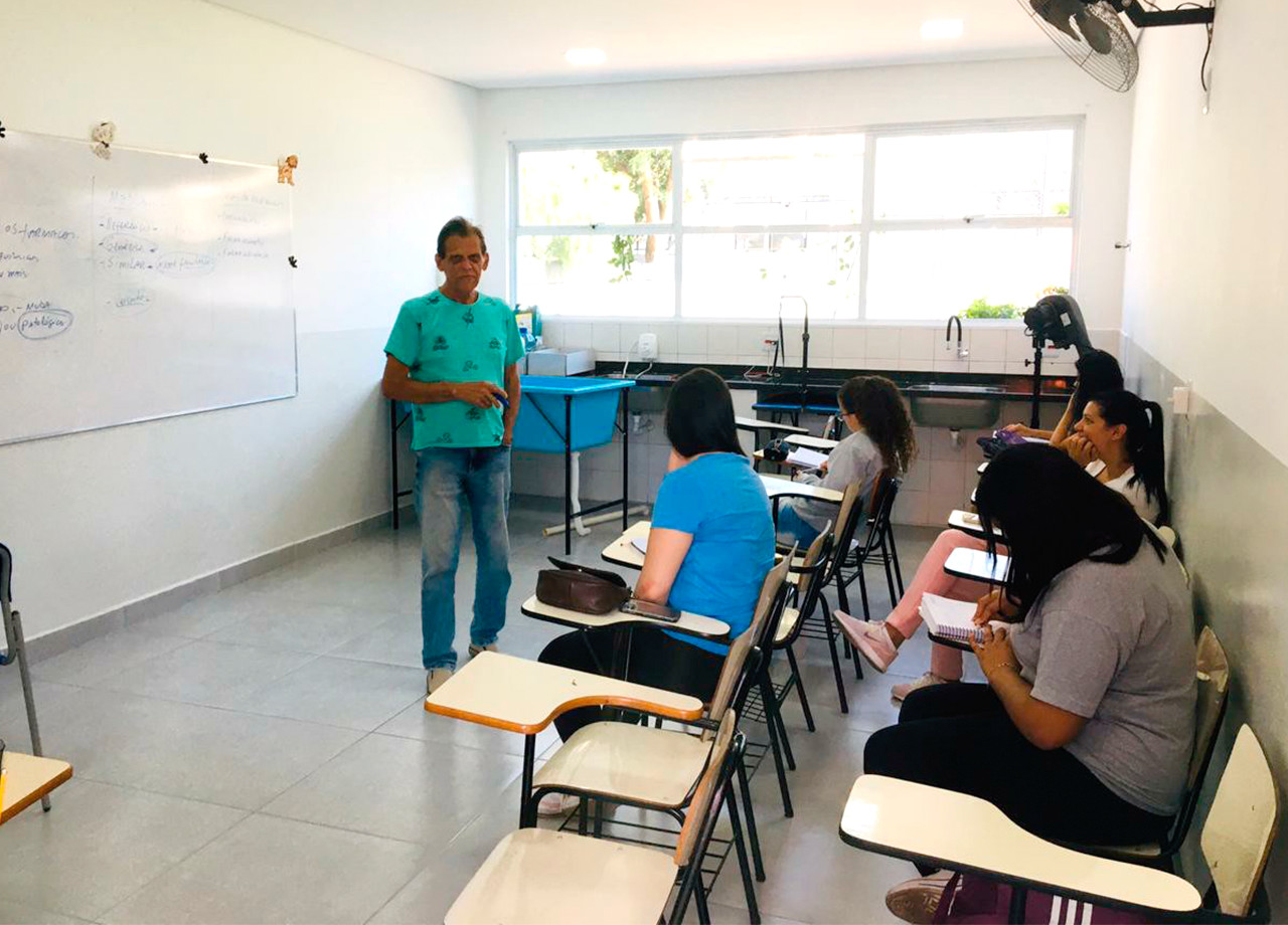 Curso de Auxiliar de Veterinário e Pet Shop-2