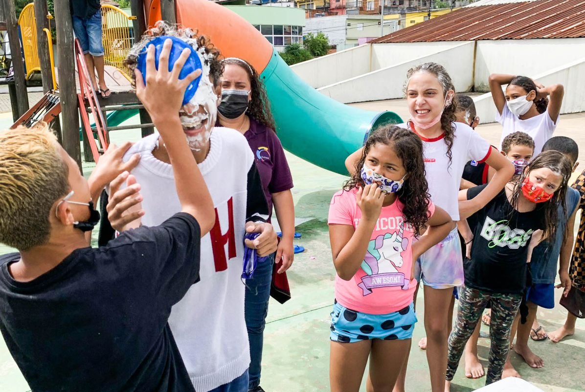 Perguntas para brincadeira 'torta na cara